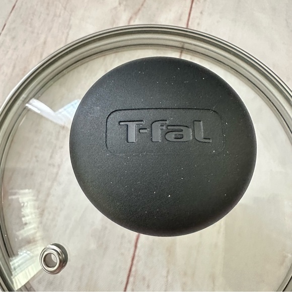T-Fal Tempered Glass Lid With Vent - Inner Diameter 5.25” Reference # 70S-S2 - Picture 3 of 5